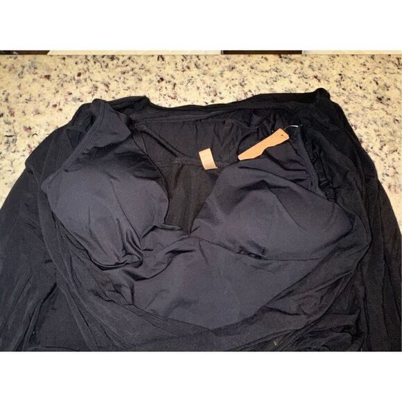 Shapellx Built-In Shapewear 2-in-1 Overlapping V-Neck Top - Picture 6 of 8